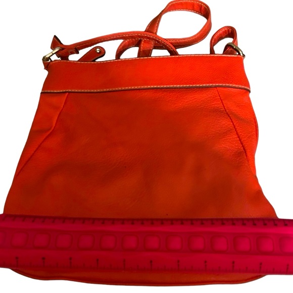 Rosetti leather crossbody bag/purse in Coral color. In great condition - Picture 2 of 3